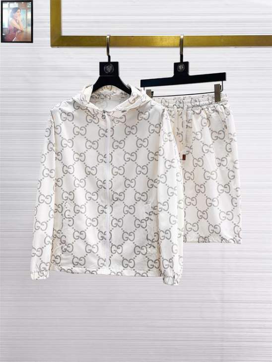 Picture of Gucci Sweater Suits _SKUGucciM-3XL12yn22639601